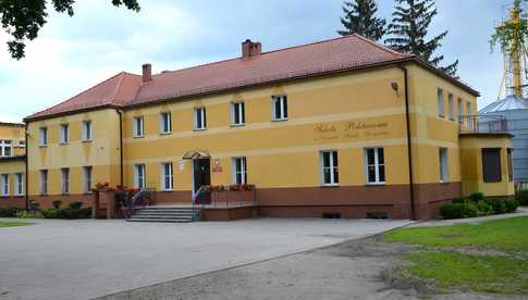 Trwa temomodernizacja budynku szkoły w Strzelcach
