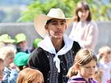 [WIDEO/FOTO] Występy zagranicznych zespołów podczas Śniadania na Trawie w Forcie Gaj. Ruszył 33. Międzynarodowy Festiwal Folkloru