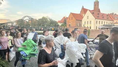 Wrocław: na kilka godzin przed falą kulminacyjną 