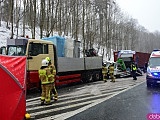 Śmiertelny wypadek dwóch ciężarówek i busa na trasie Bardo - Kłodzko