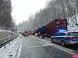 Śmiertelny wypadek dwóch ciężarówek i busa na trasie Bardo - Kłodzko