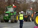  Protest rolników w Ząbkowicach Śląskich. Na ósemkę wyjechało prawie 200 traktorów 