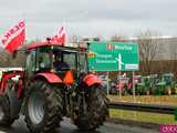  Protest rolników w Ząbkowicach Śląskich. Na ósemkę wyjechało prawie 200 traktorów 