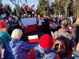 [FOTO] Setki głosów Mazurka Dąbrowskiego na najwyższym szczycie ziemi ząbkowickiej