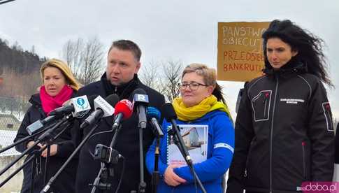 Słoneczna Przystań w Bardzie – Konferencja ministra ds. odbudowy po powodzi Marcina Kierwińskiego