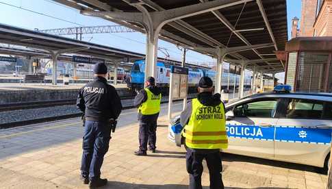 [FOTO] Wspólne akcje ząbkowickich policjantów ze Strażą Ochrony Kolei