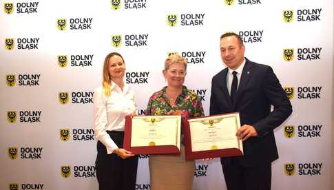 [FOTO] Pół miliona złotych dla gmin powiatu ząbkowickiego. Sprawdź, kto dostał dotacje i środki na melioracje