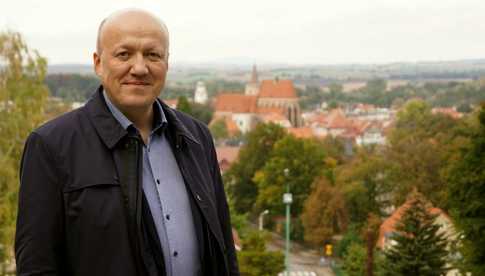 Masz 60 lat lub więcej? Od sierpnia w Ziębicach czekają na Ciebie darmowe zniżki!